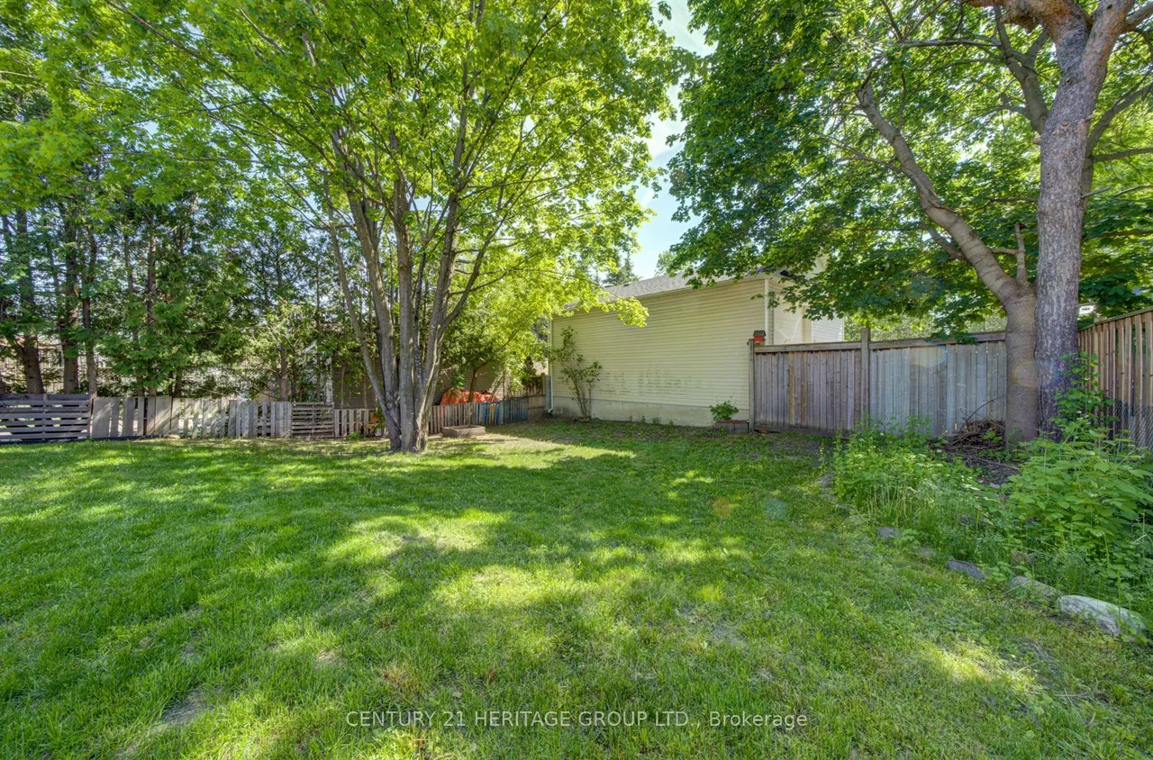 200 Ferndale Drive N — photo 20