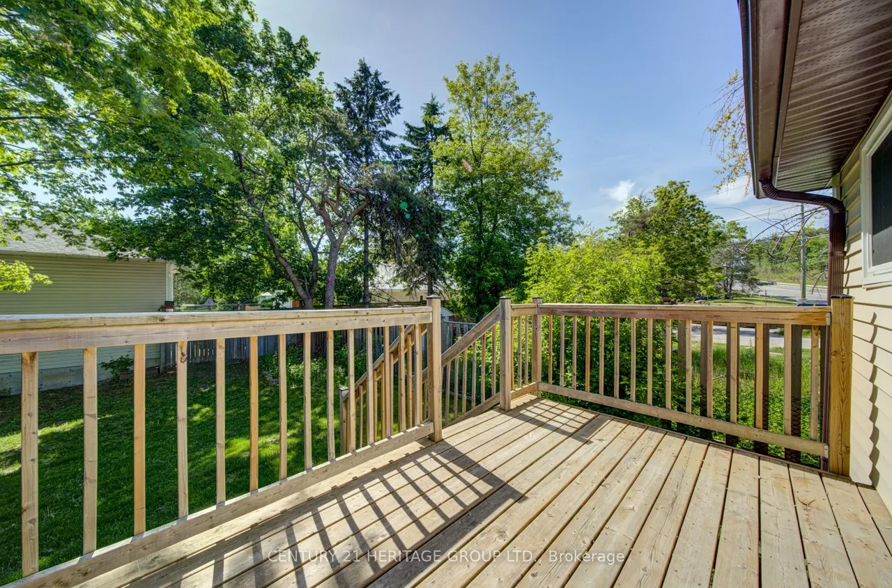 200 Ferndale Drive N — photo 19
