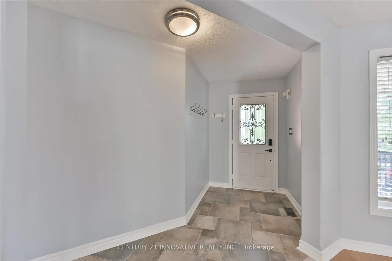 28 Empire Drive — photo 3