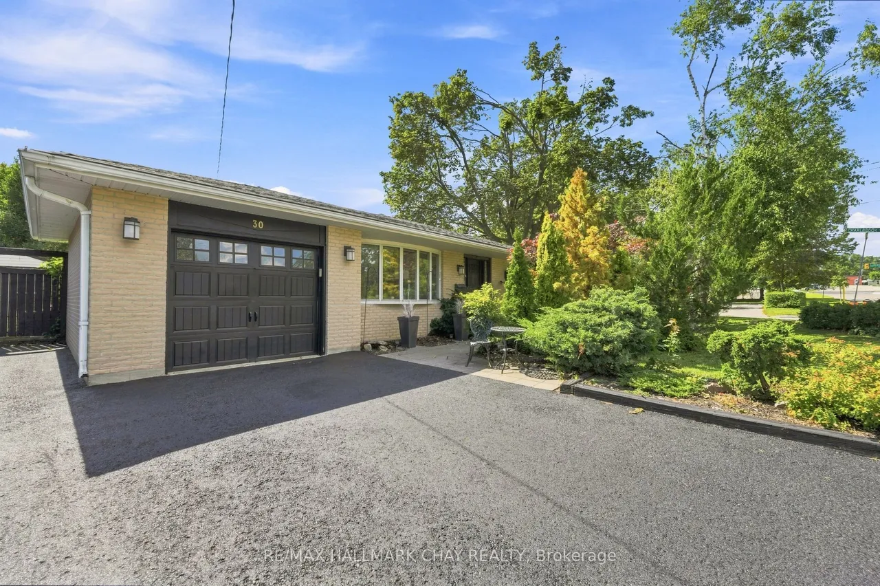30 Harding Avenue — photo 2