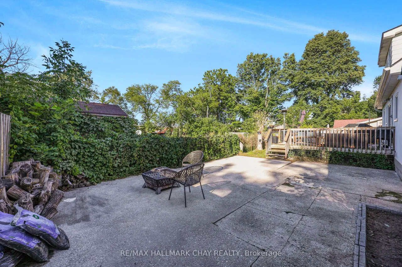 32 Caroline Street — photo 48