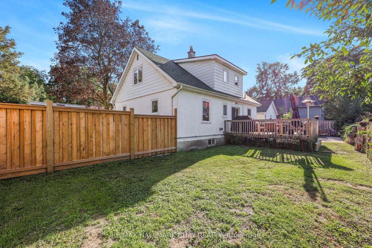 32 Caroline Street — photo 47