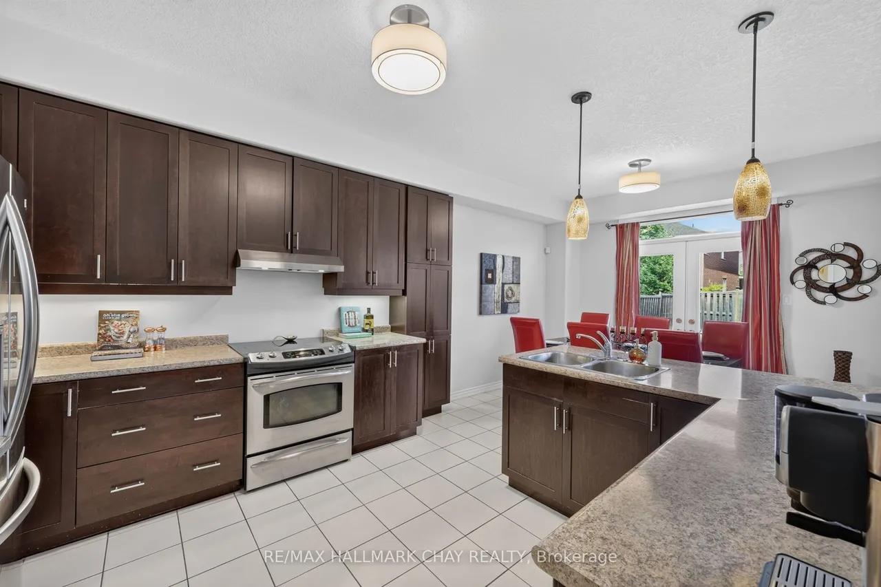 43 Graihawk Drive — photo 2