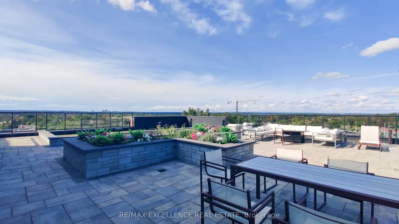 681 Yonge Street — photo 17