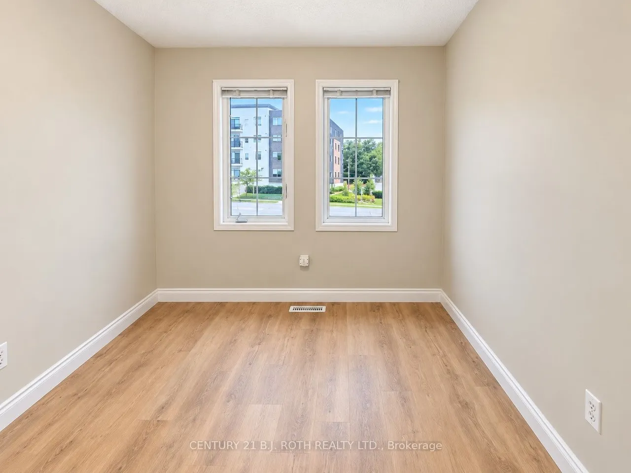 397 FERNDALE Drive S — photo 14