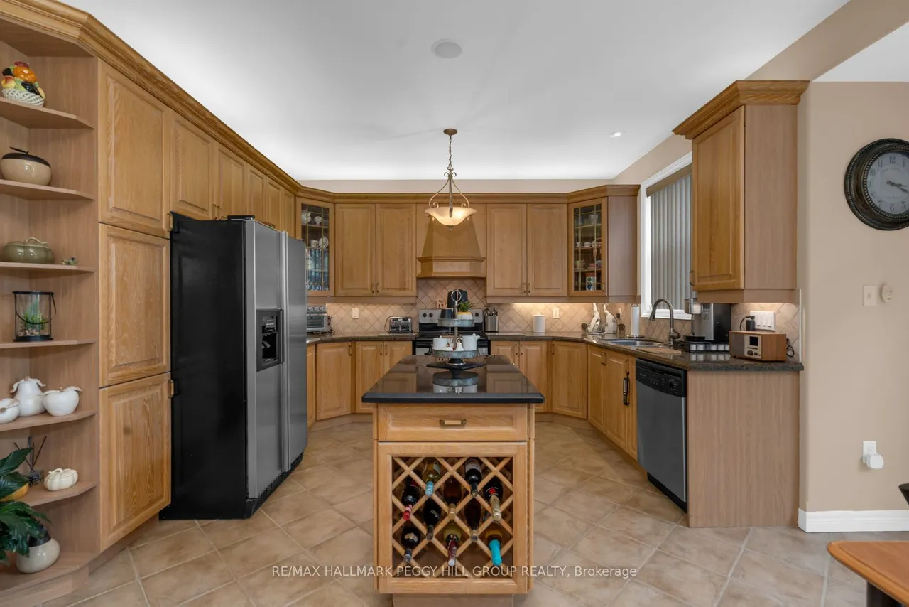 5 Sandringham Drive — photo 3