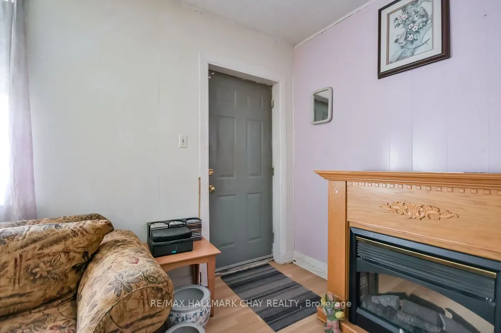 168 Anne Street S — photo 3