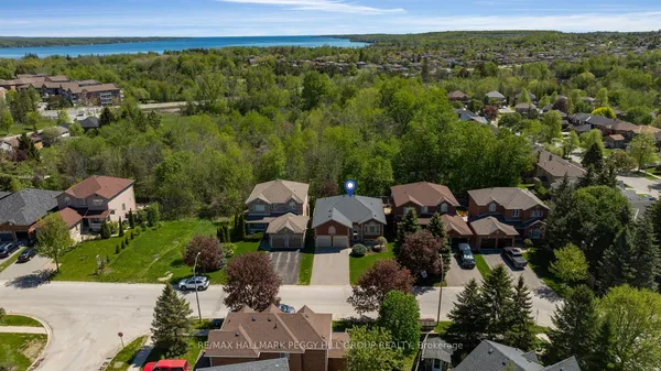 61 Maclaren Avenue — photo 2
