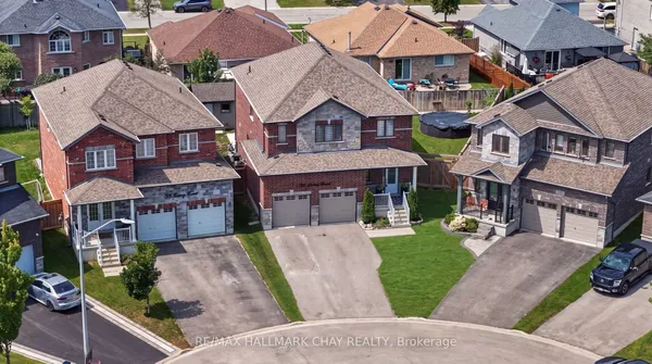 36 Lowry Court — photo 2