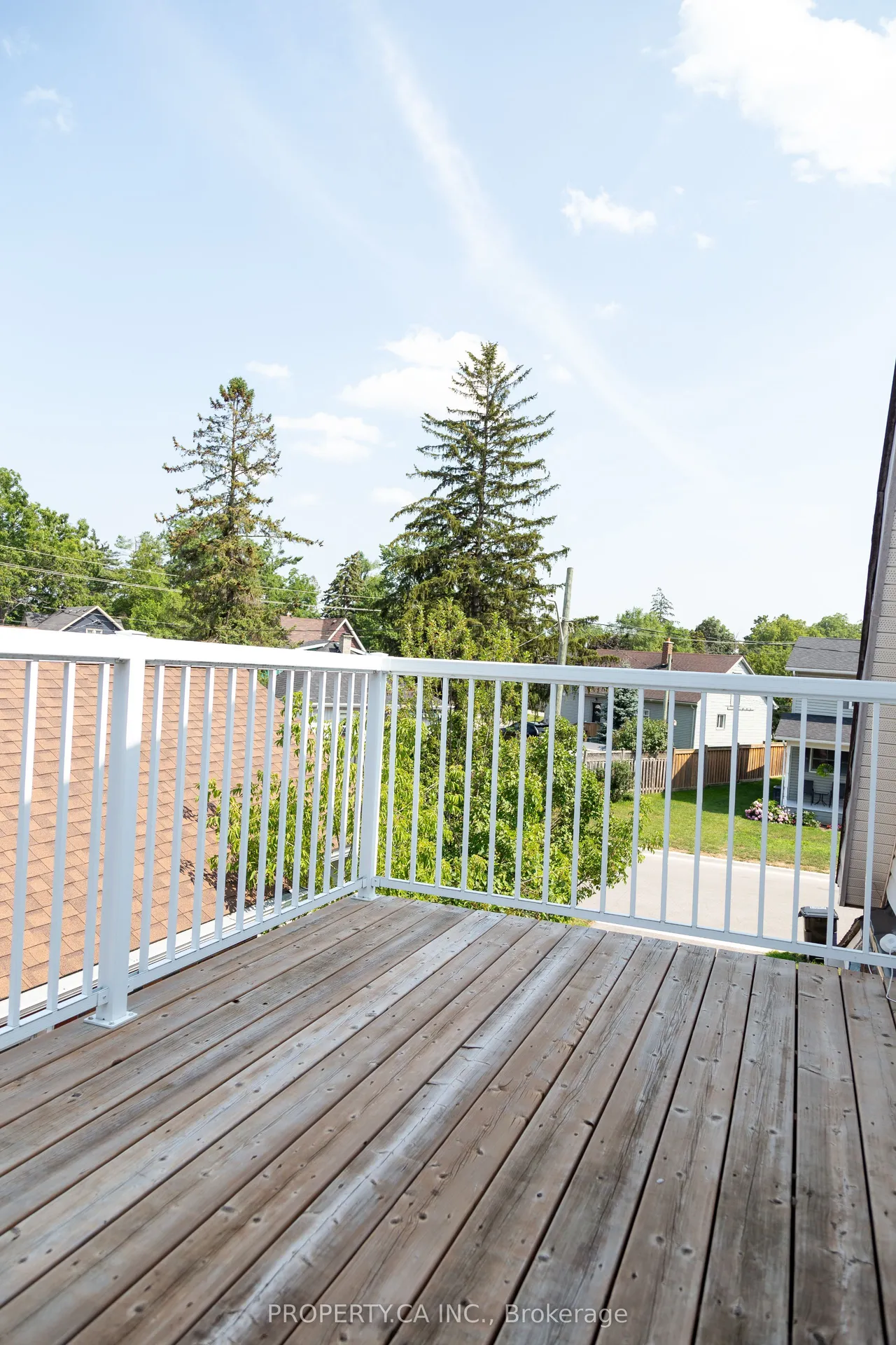 8 Dufferin Street — photo 27