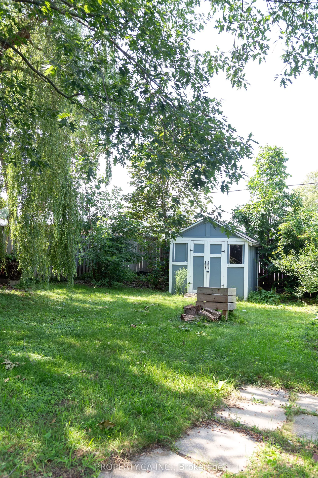 8 Dufferin Street — photo 36