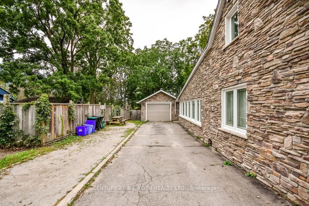 45 Grove Street W — photo 14