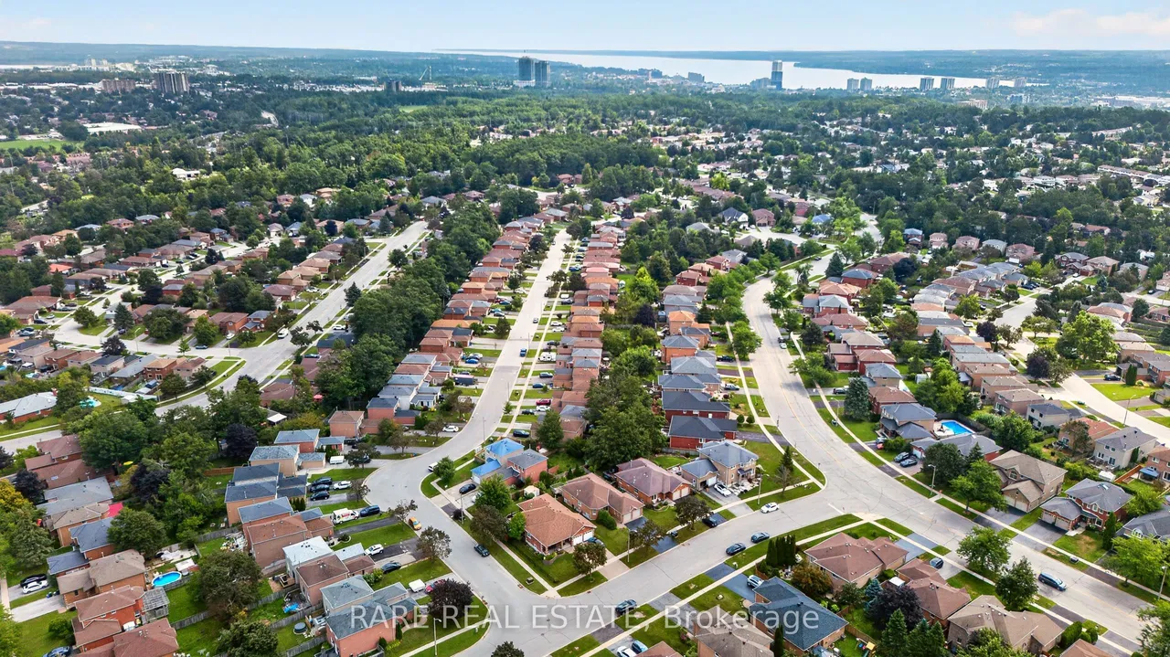 7 Longman Drive — photo 3