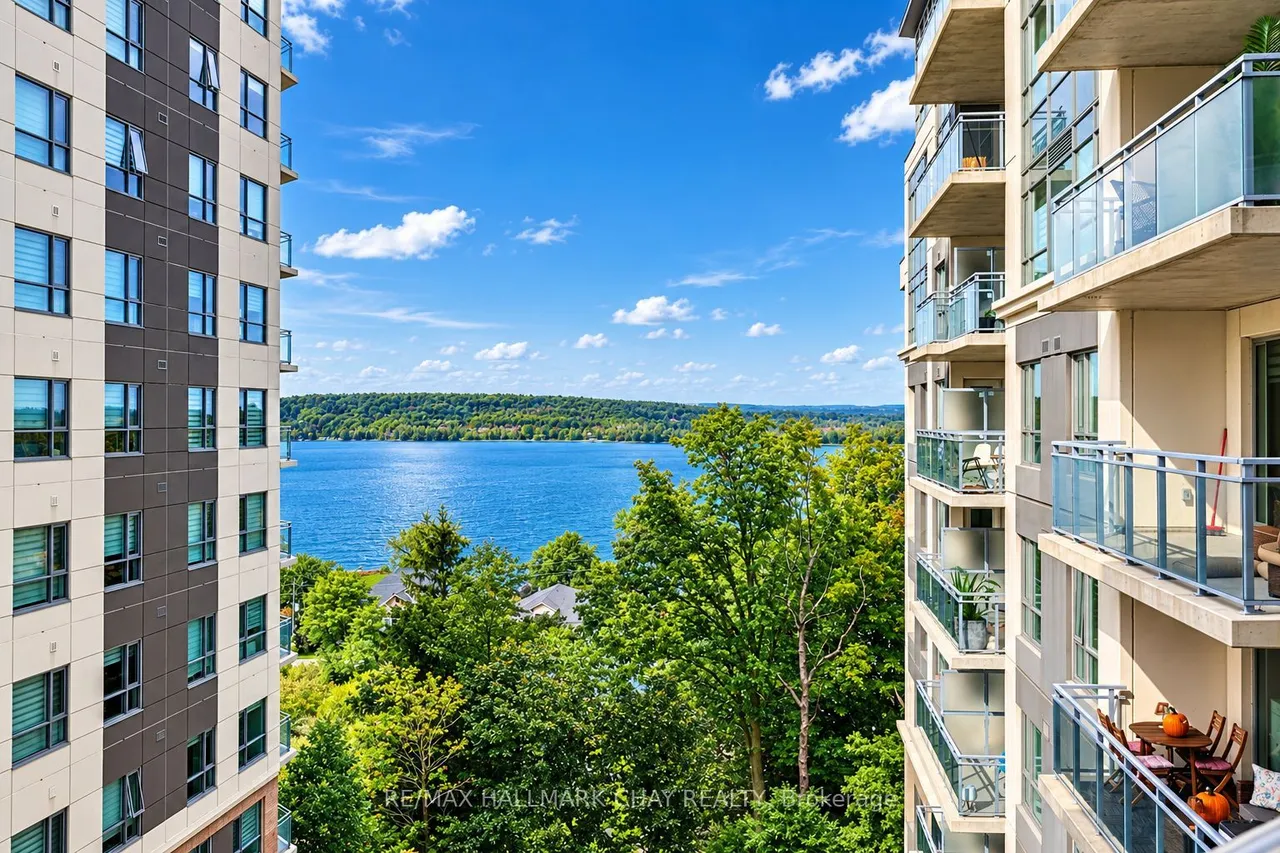 58 Lakeside Terrace, Unit 819 — photo 2