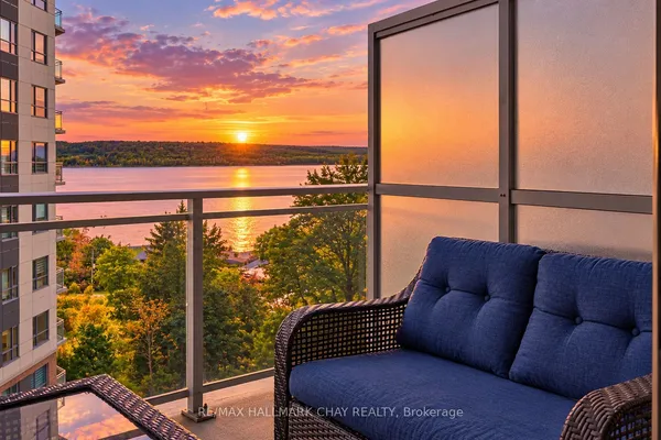 58 Lakeside Terrace, Unit 819
