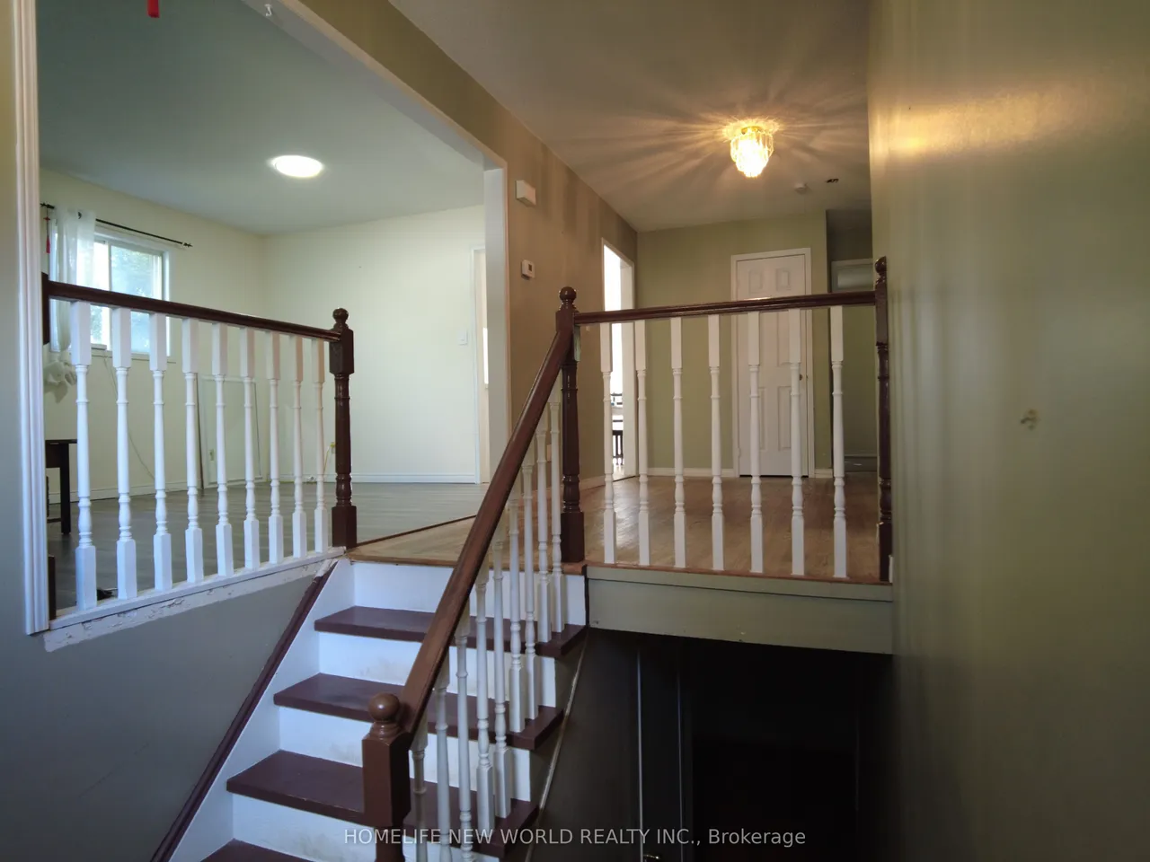 42 Engel Crescent — photo 2