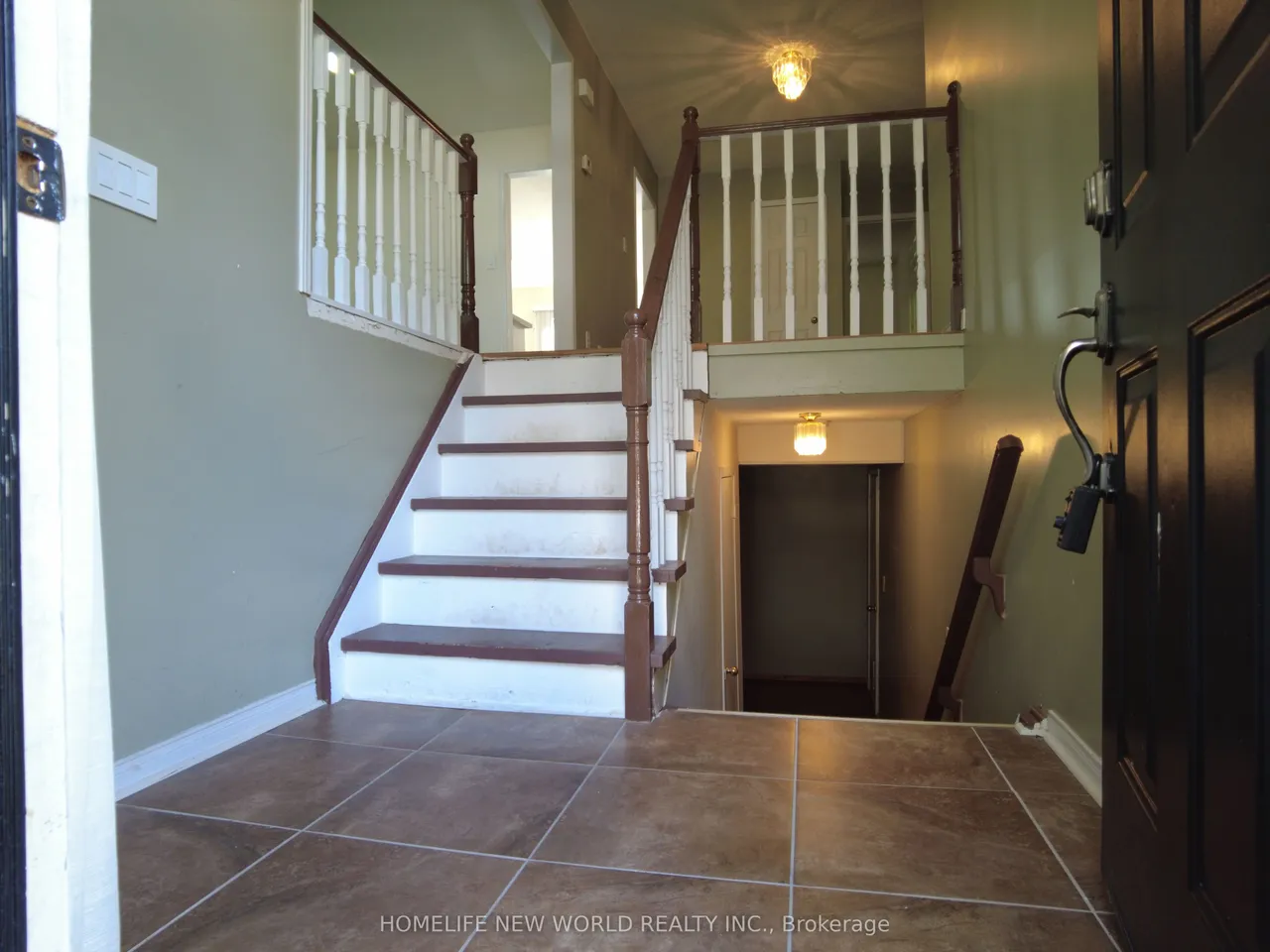 42 Engel Crescent — photo 3