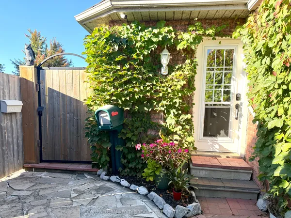 227 Hickling Trail