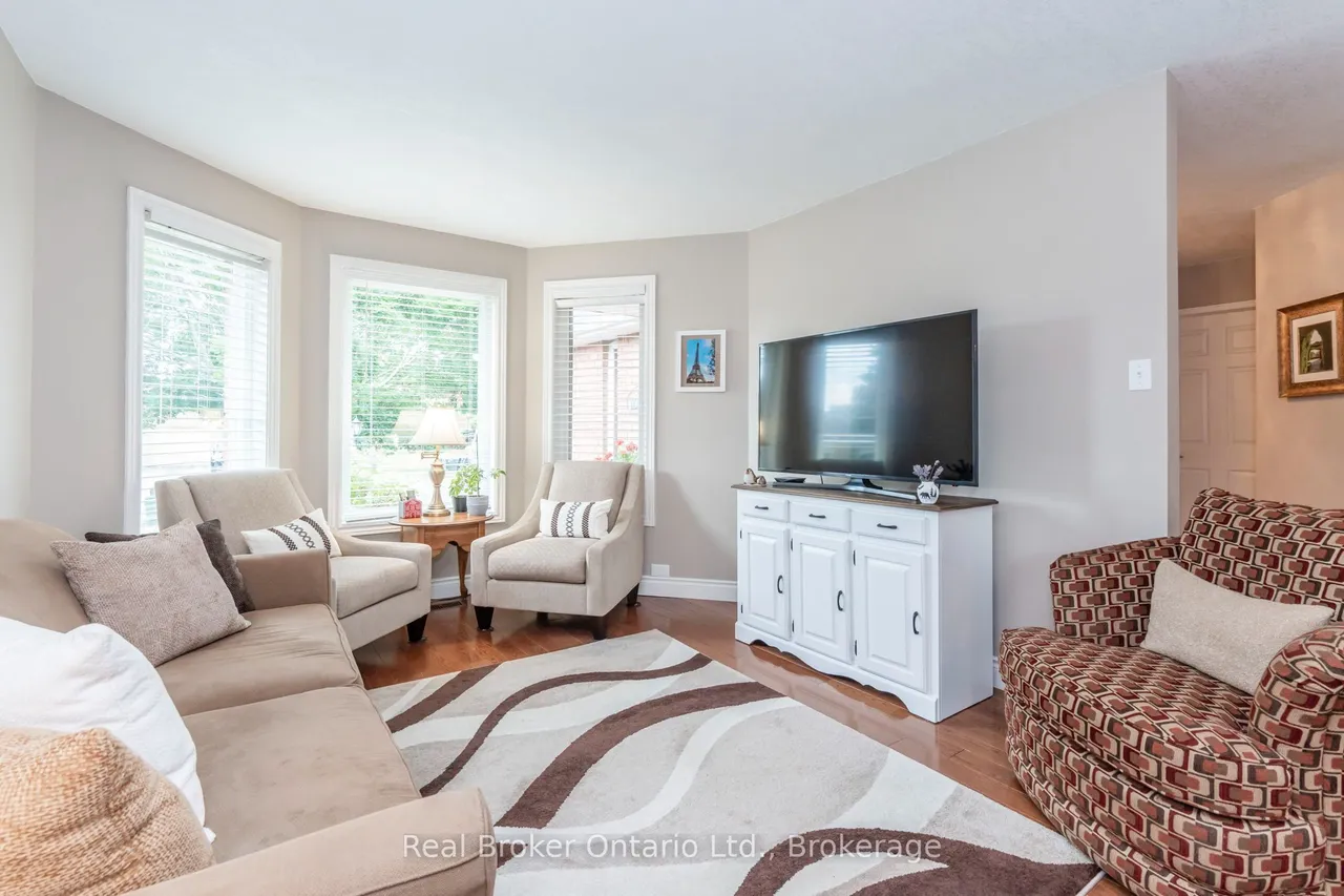 15 Neelands Street — photo 3