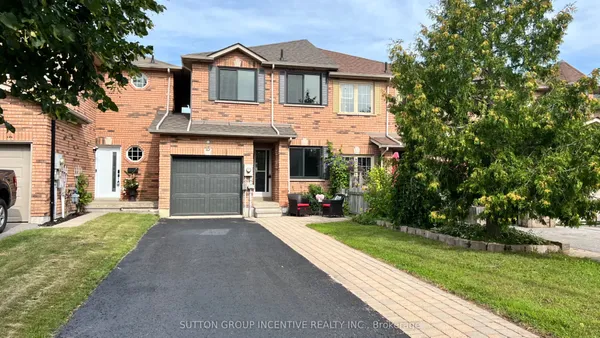 15 Bruce Crescent — photo 2