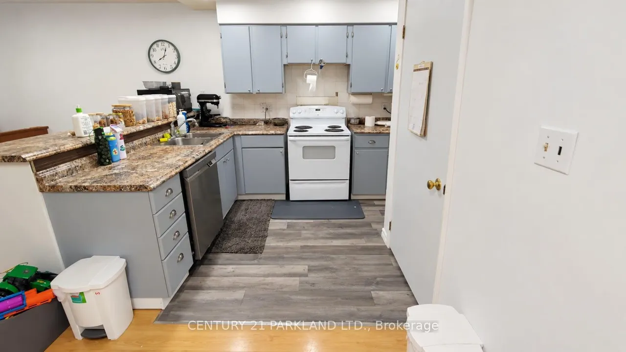 67 MELINDA Crescent — photo 2