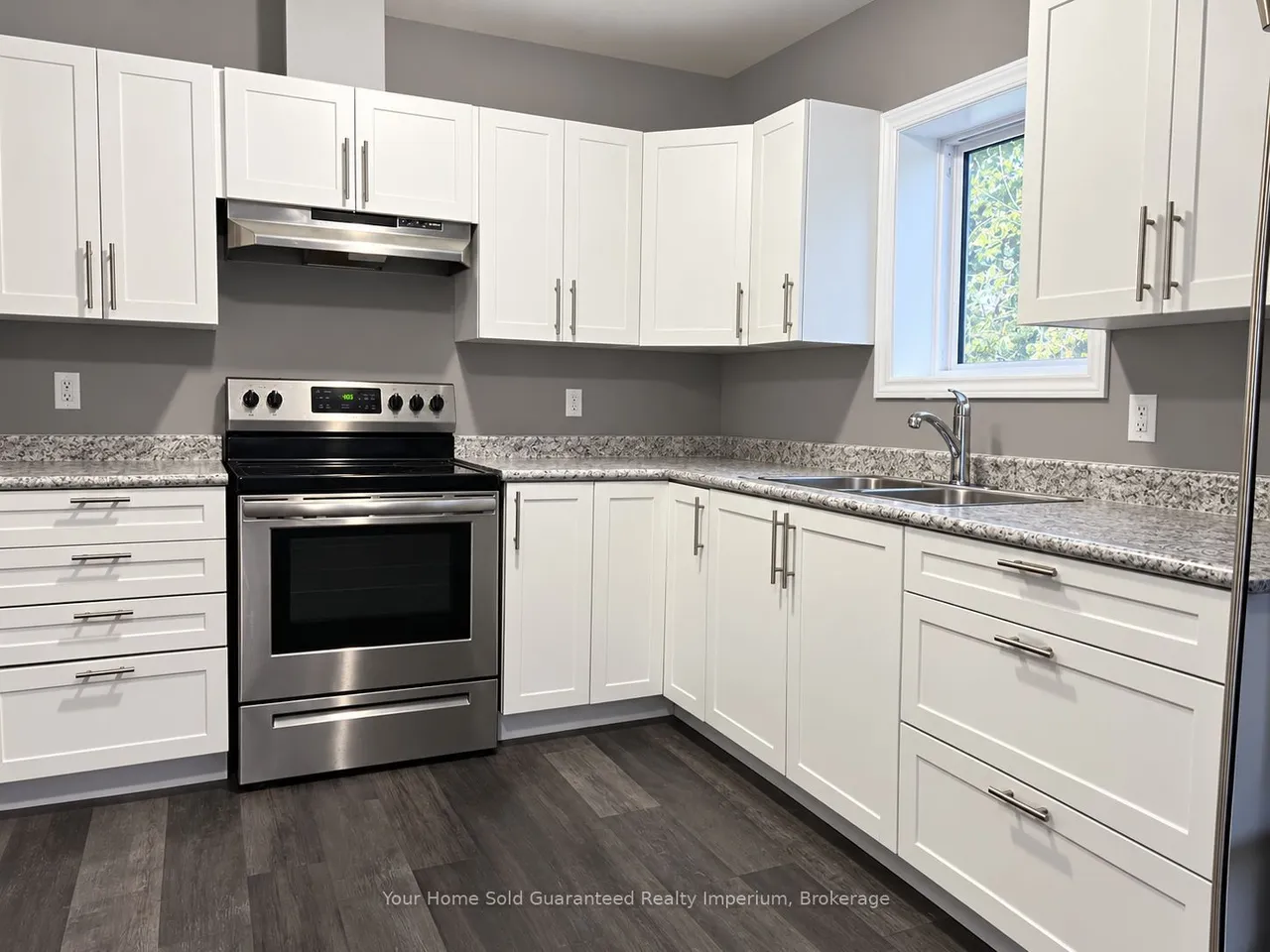 340 Innisfil Street — photo 2