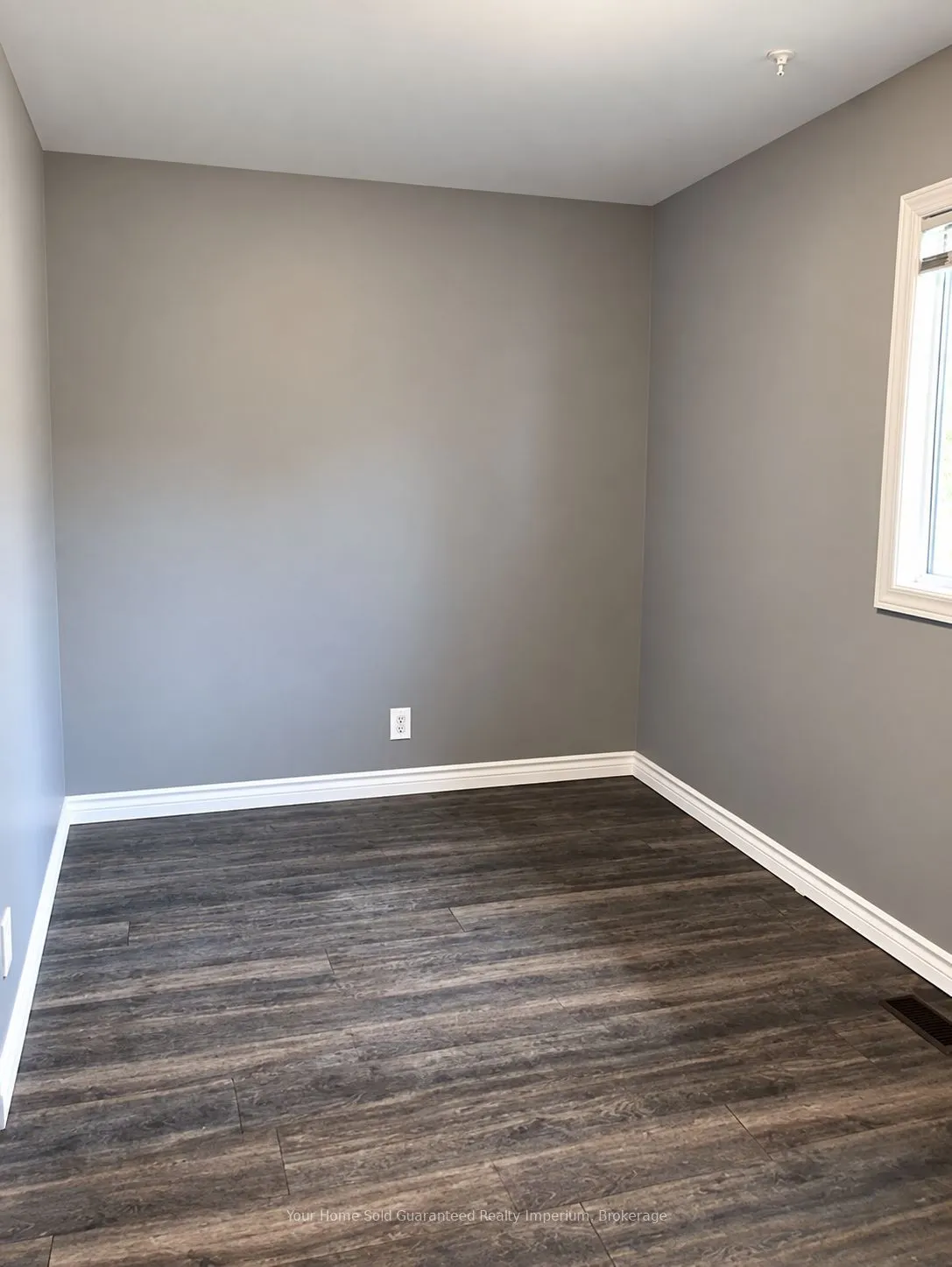 340 Innisfil Street — photo 9