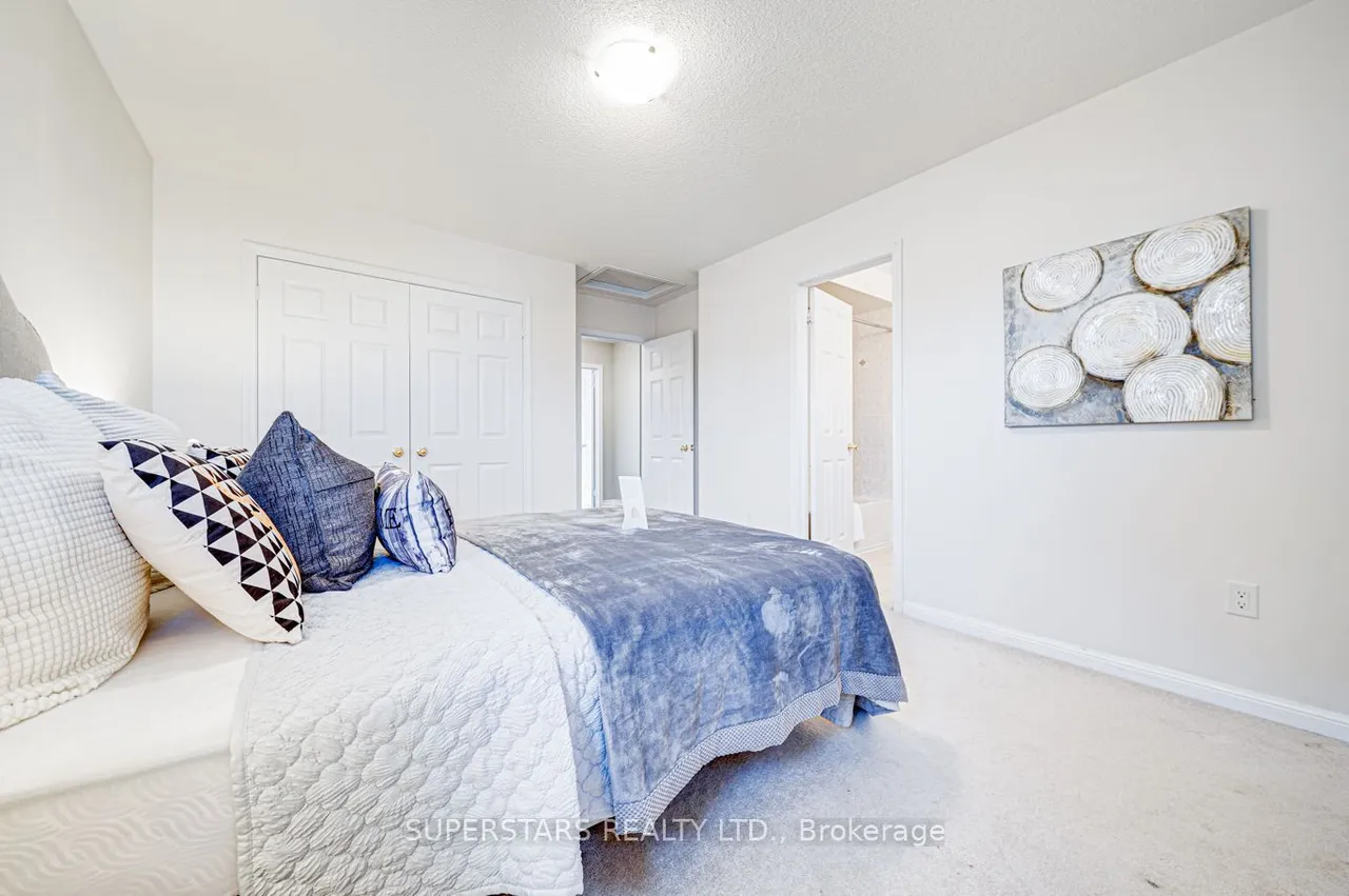 46 Majesty Boulevard — photo 25