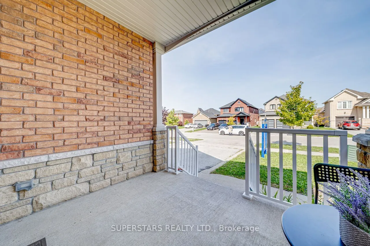 46 Majesty Boulevard — photo 3