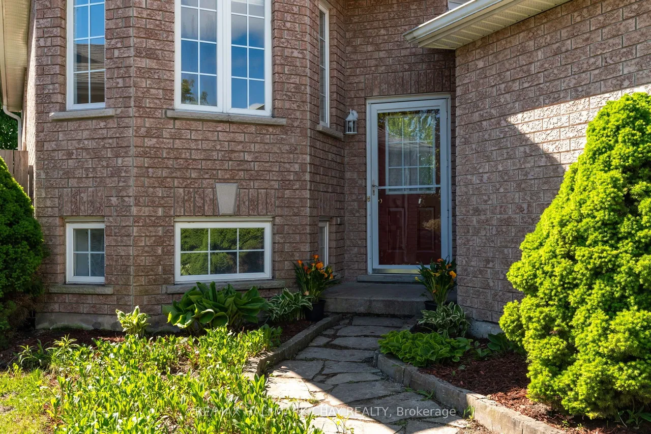 63 Masters Drive — photo 3