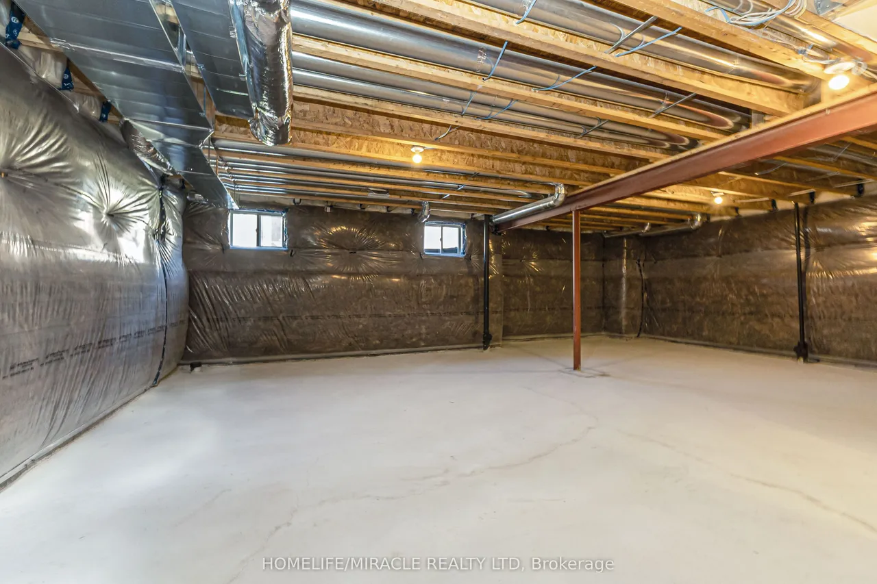 54 Gretzky Avenue — photo 37