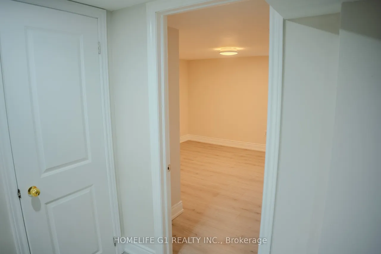 332 Grove Street E — photo 24
