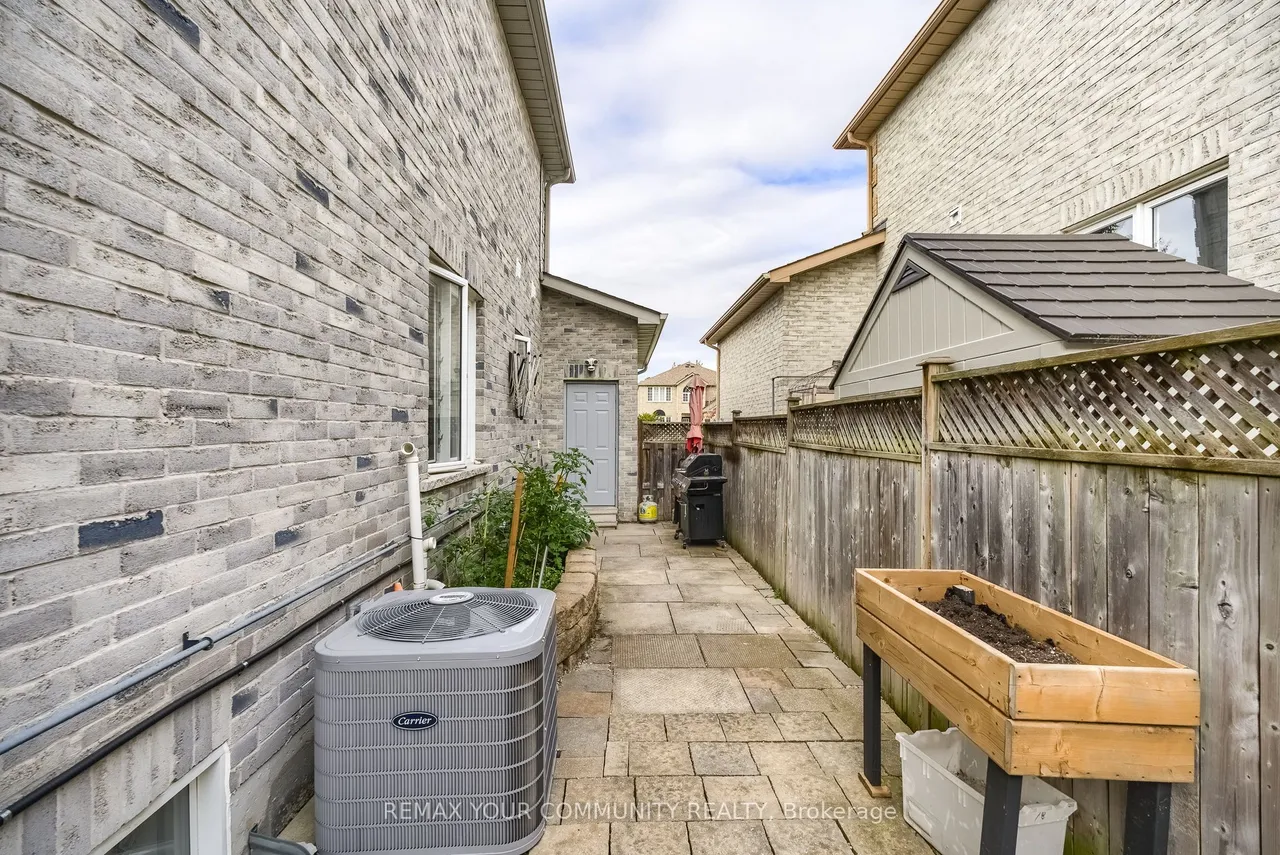21 Silvercreek Crescent — photo 41