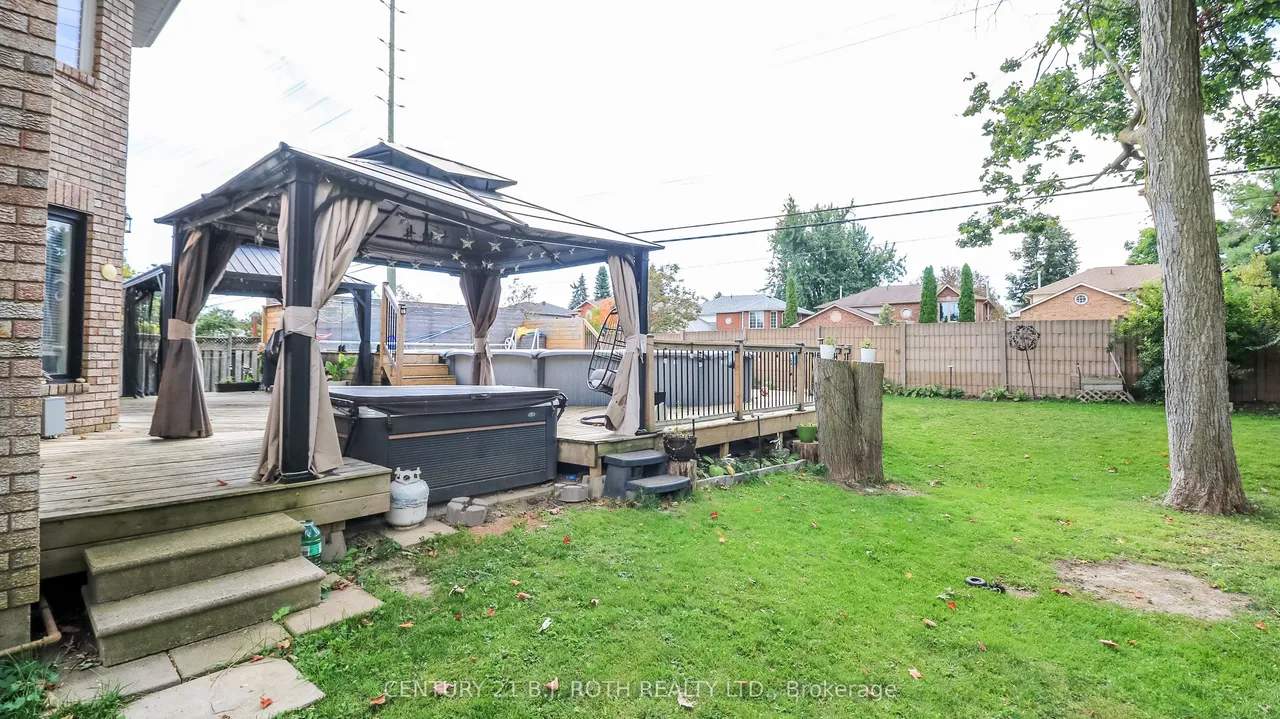 61 Barwick Drive W — photo 30