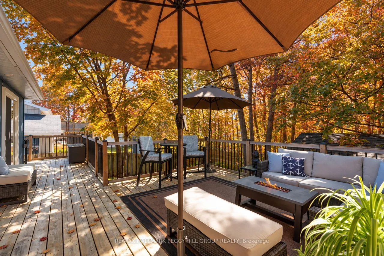 19 Austen Lane — photo 3