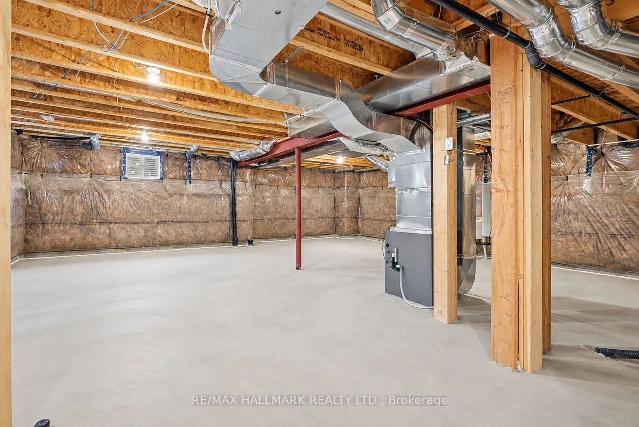 82 Gretzky Avenue — photo 48