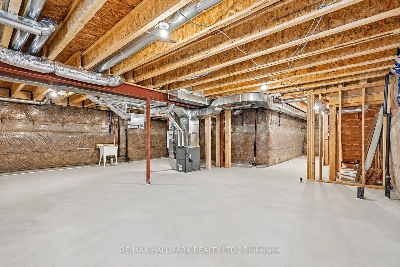 82 Gretzky Avenue — photo 49