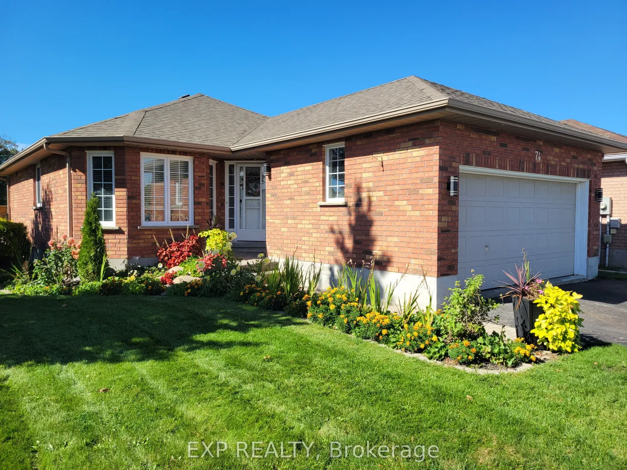 74 Buchanan Street — photo 3