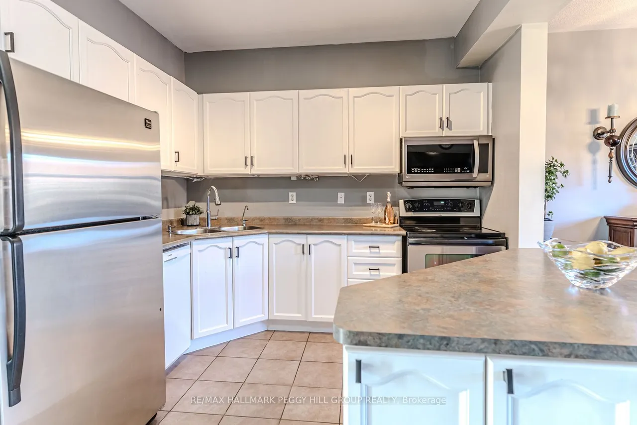 17 Bruce Crescent — photo 3