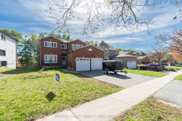 19 Moore Place — photo 2