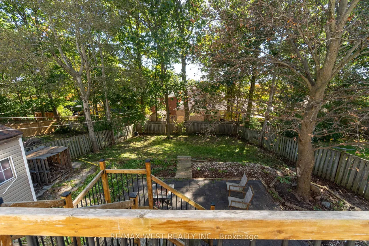 19 Moore Place — photo 27
