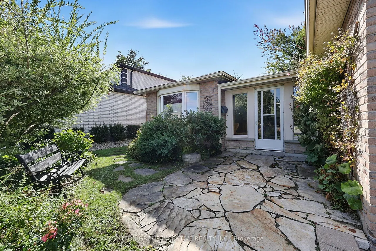38 Trillium Crescent — photo 3
