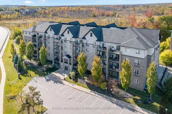 42 Ferndale Drive S, Unit 212