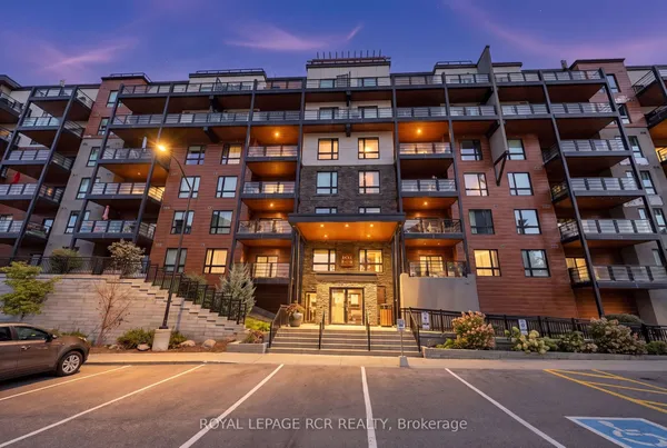 302 Essa Road, Unit 502