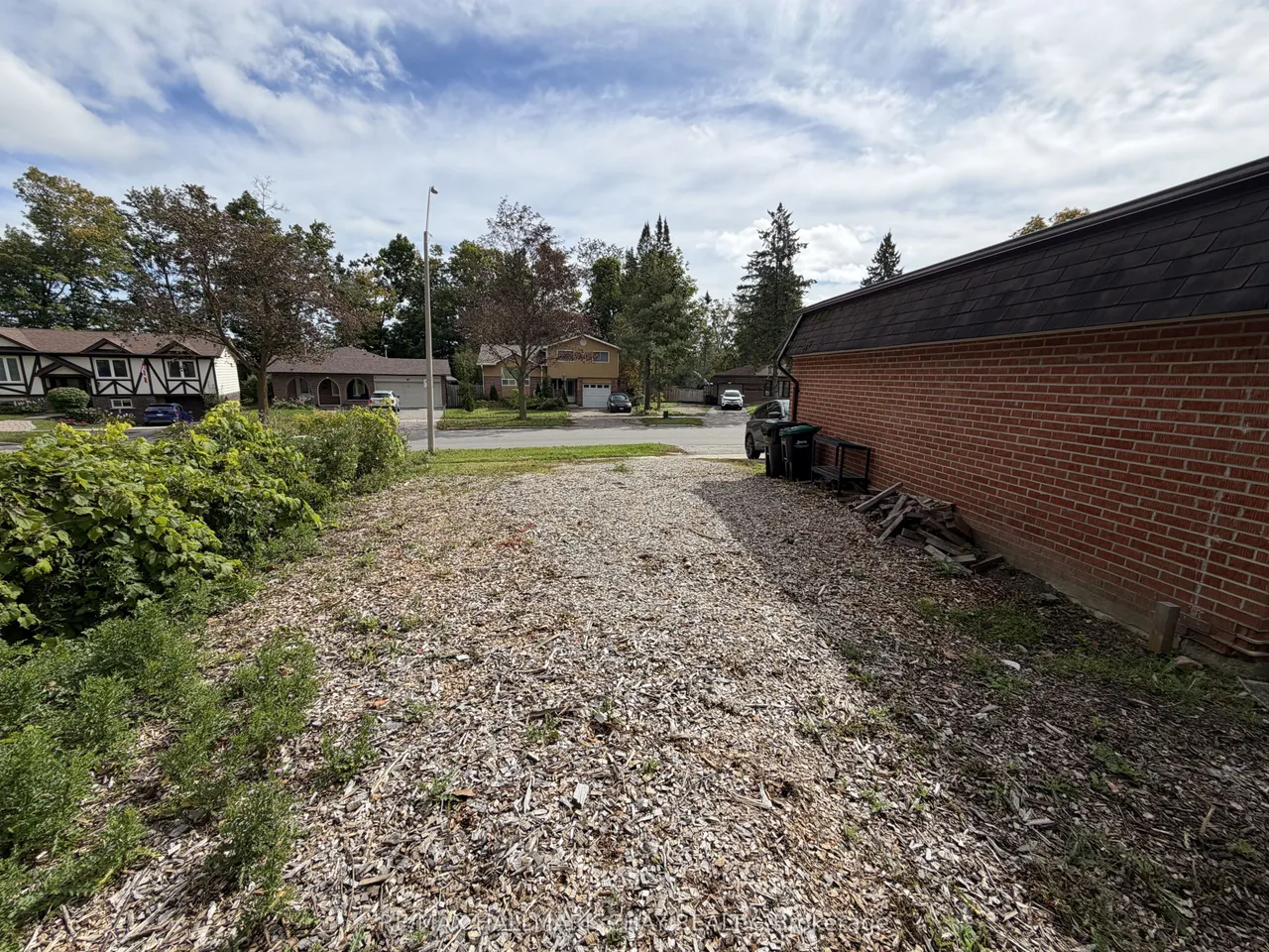 2 BIRCHWOOD Drive — photo 33