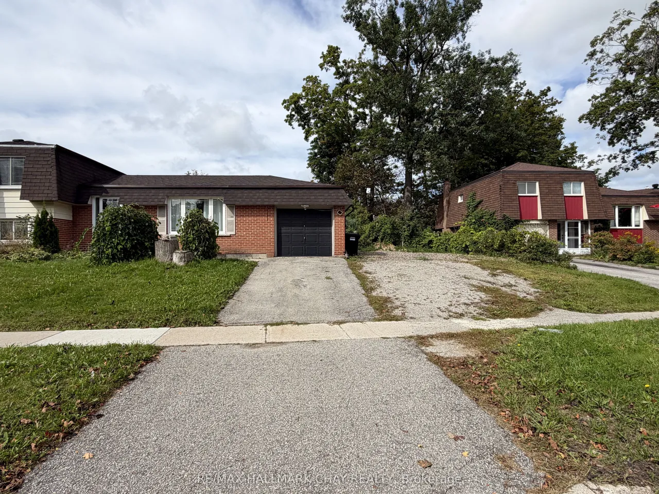 2 BIRCHWOOD Drive — photo 2