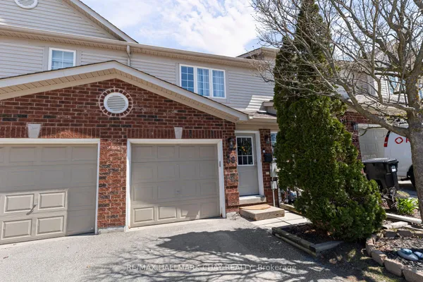 430 MAPLEVIEW Drive E, Unit 38 — photo 2
