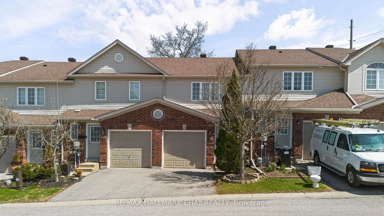 430 MAPLEVIEW Drive E, Unit 38 — photo 3