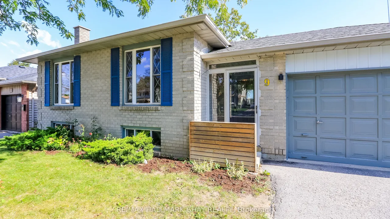 9 Bronte Crescent — photo 3