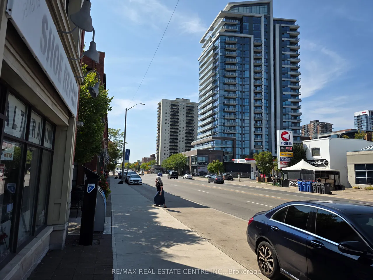 165 Lakeshore Road E — photo 2